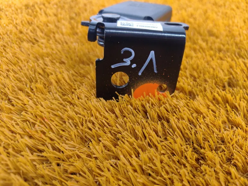 Ответная часть ремня безопасности