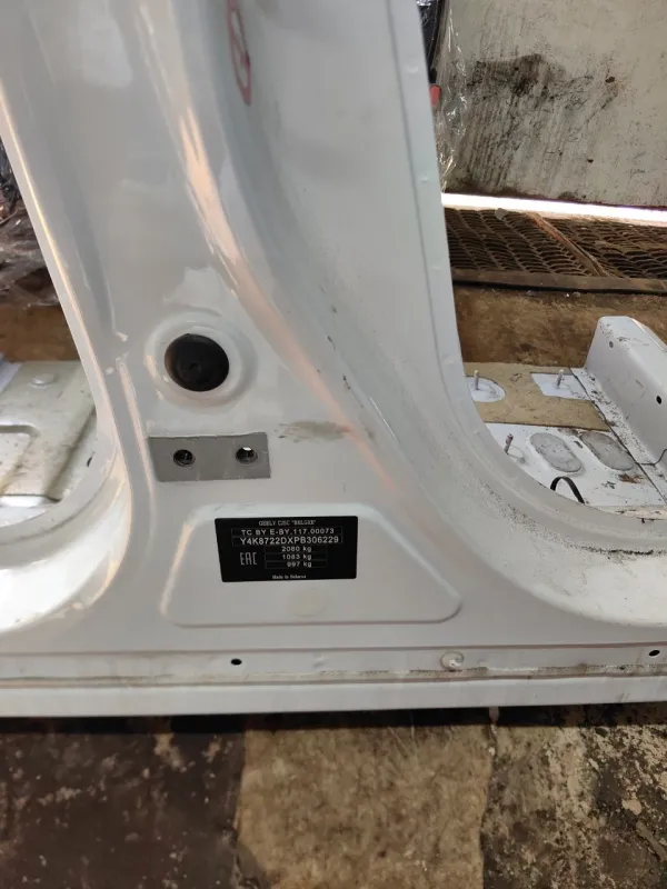 Порог с центральной стойкой