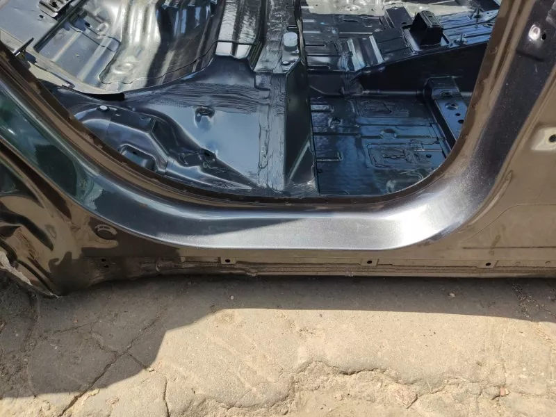 Порог с центральной стойкой