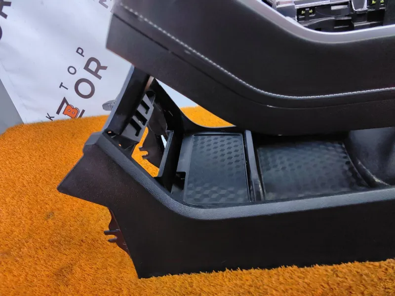 Консоль центральная