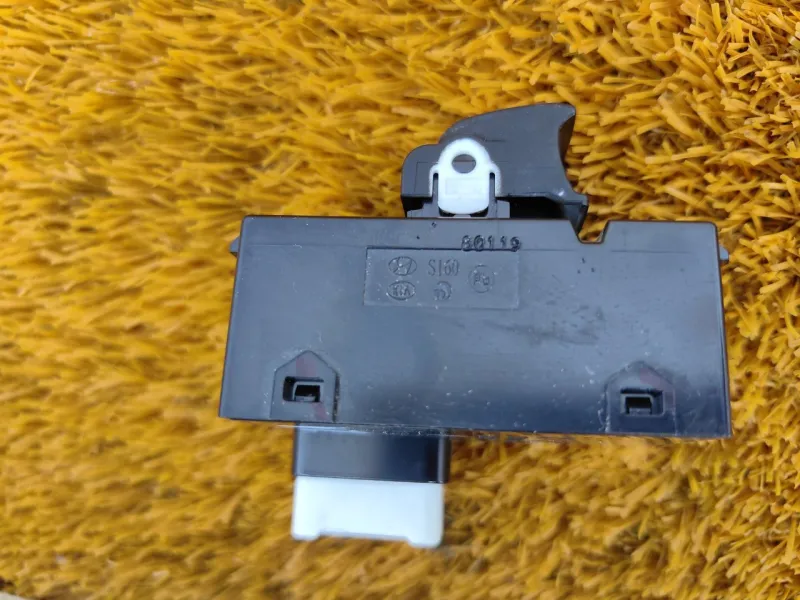 Кнопка стеклоподъемника