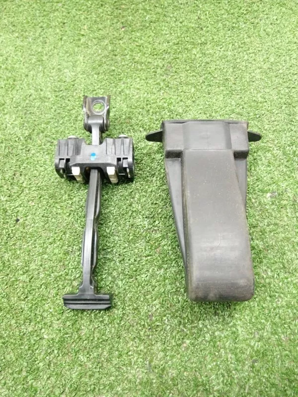 Ограничитель двери BMW 5-Series 2011 51227185637 F10, задний правый