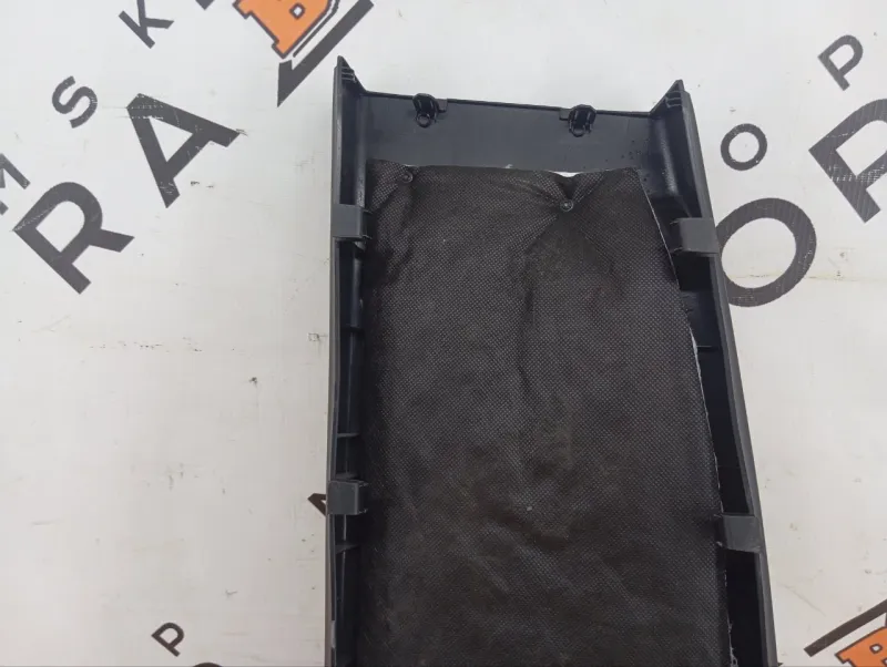 Обшивка центральной стойки