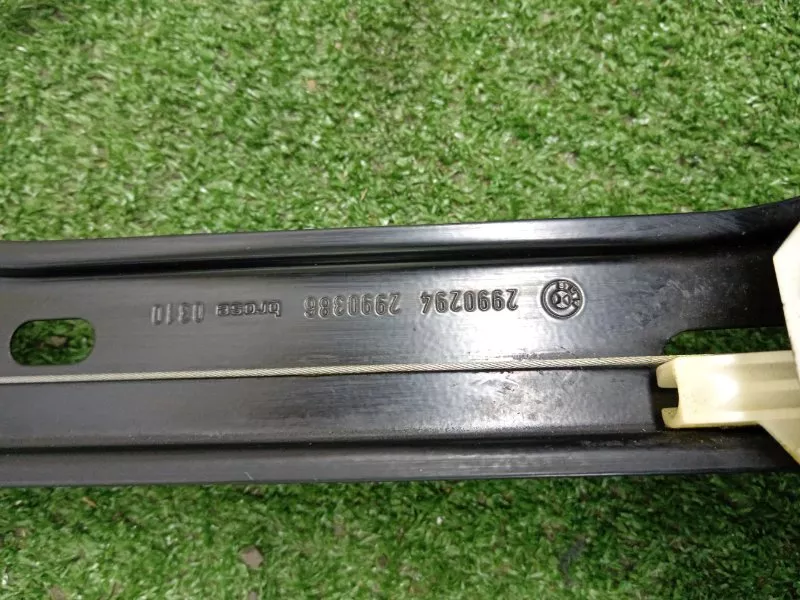 Стеклоподъемник BMW X1 2009 51332990386 E84, передний правый