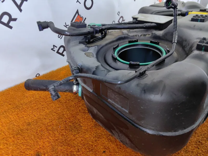 Бак топливный