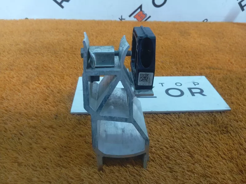 Кронштейн усилителя бампера