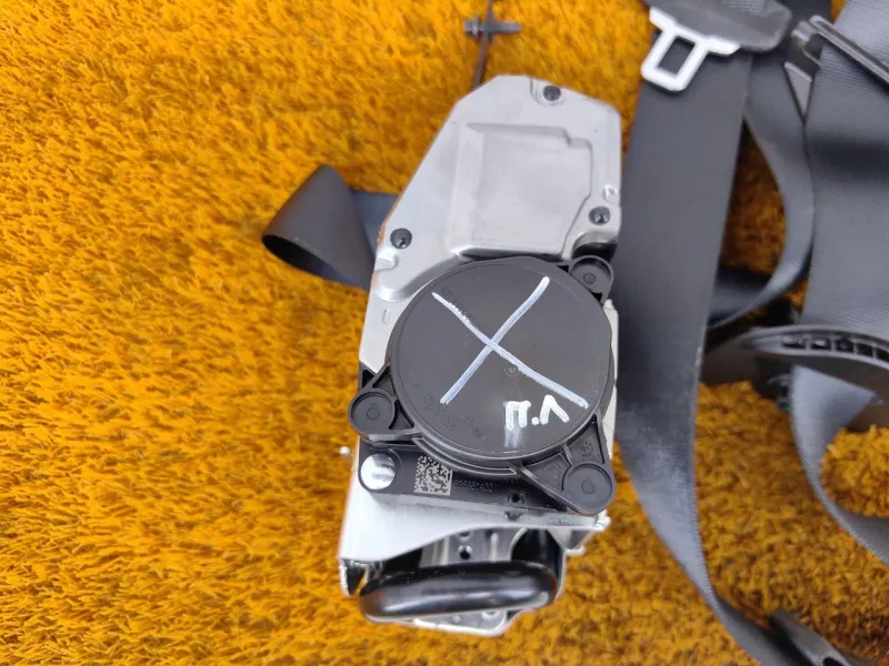 Ремень безопасности