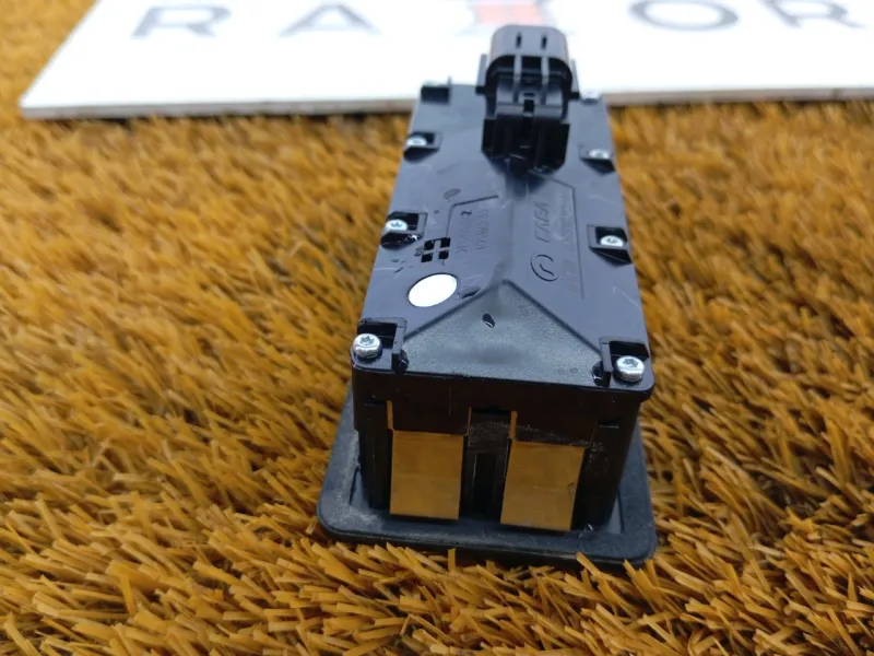 Кнопка багажника