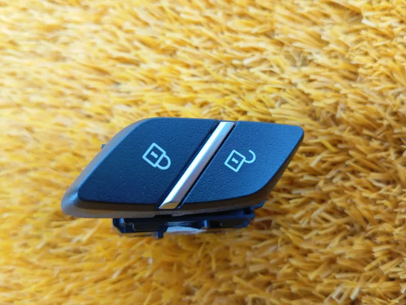 Кнопка центрального замка