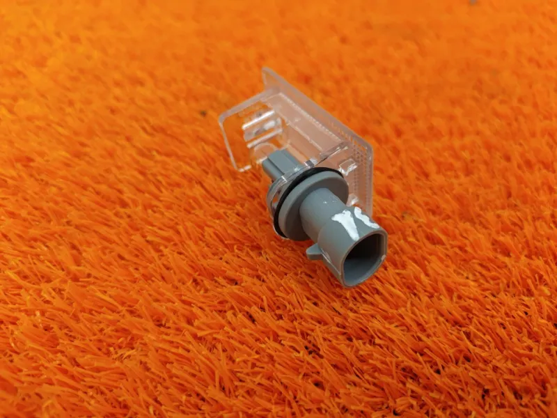 Плафон подсветки багажника