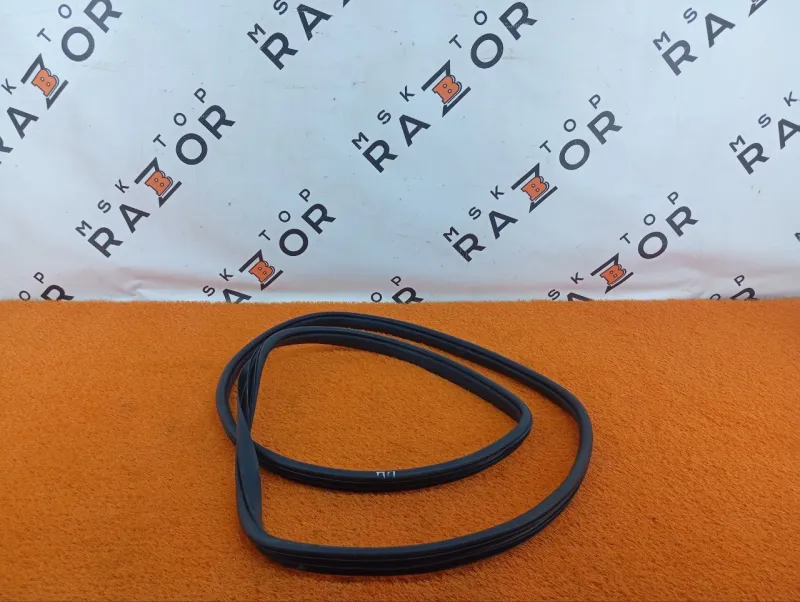 Уплотнитель проема двери