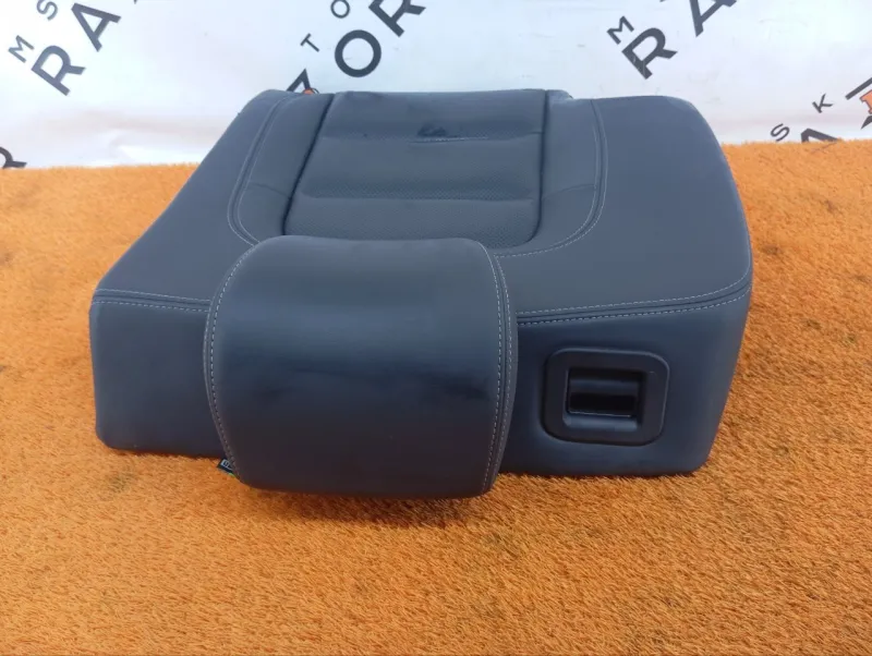 Спинка сиденья