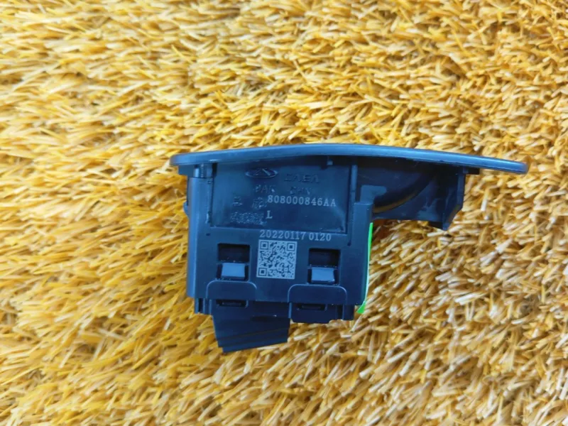 Кнопка стеклоподъемника