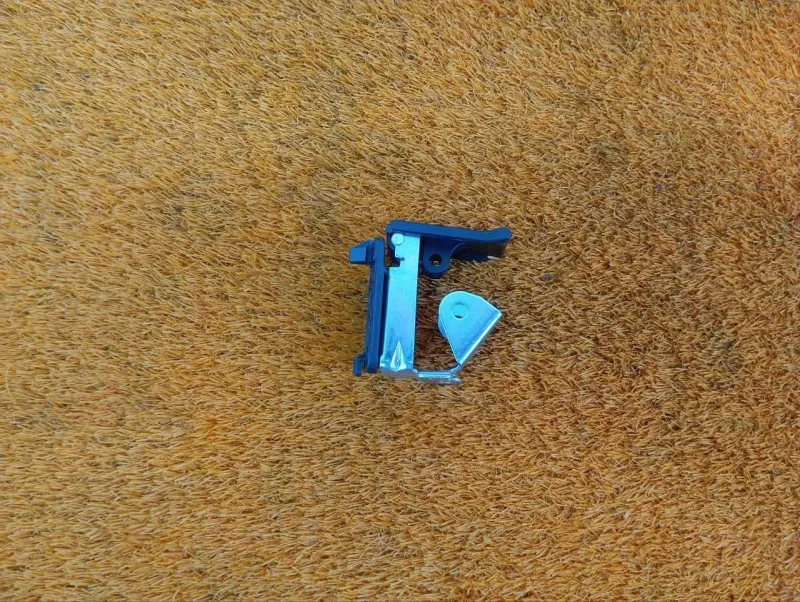 Ручка открывания капота