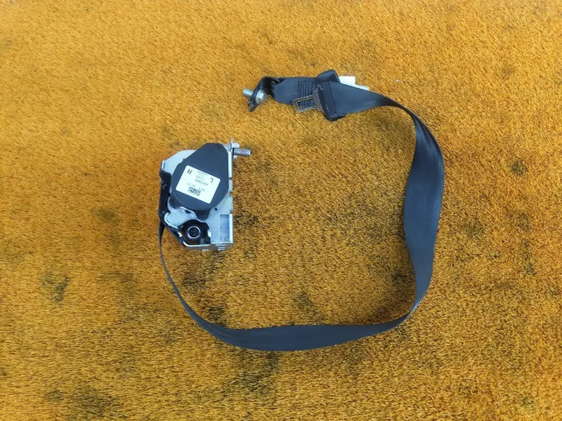 Ремень безопасности