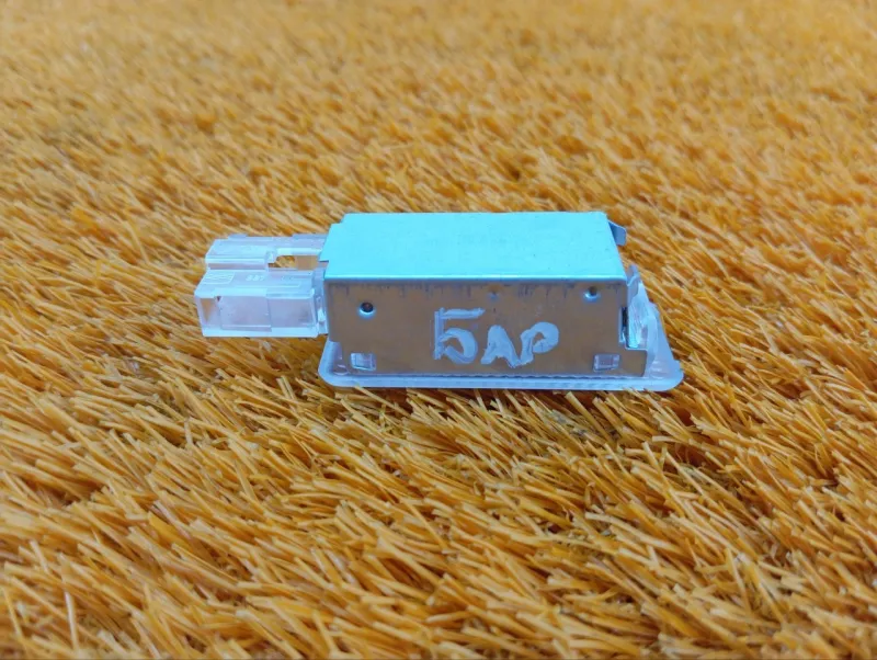 Плафон подсветки бардачка