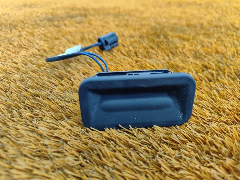 Кнопка багажника