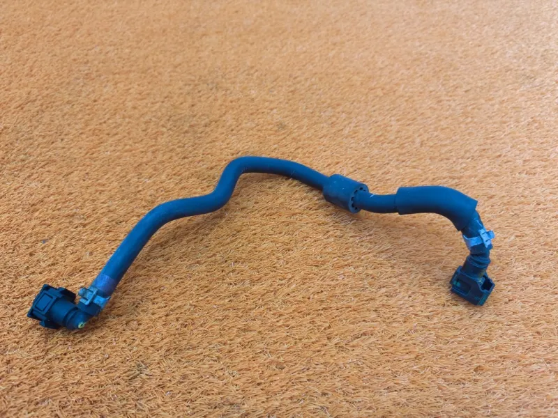 Трубка топливная