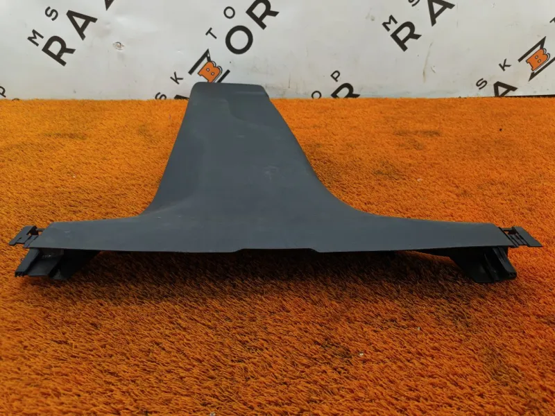 Обшивка центральной стойки