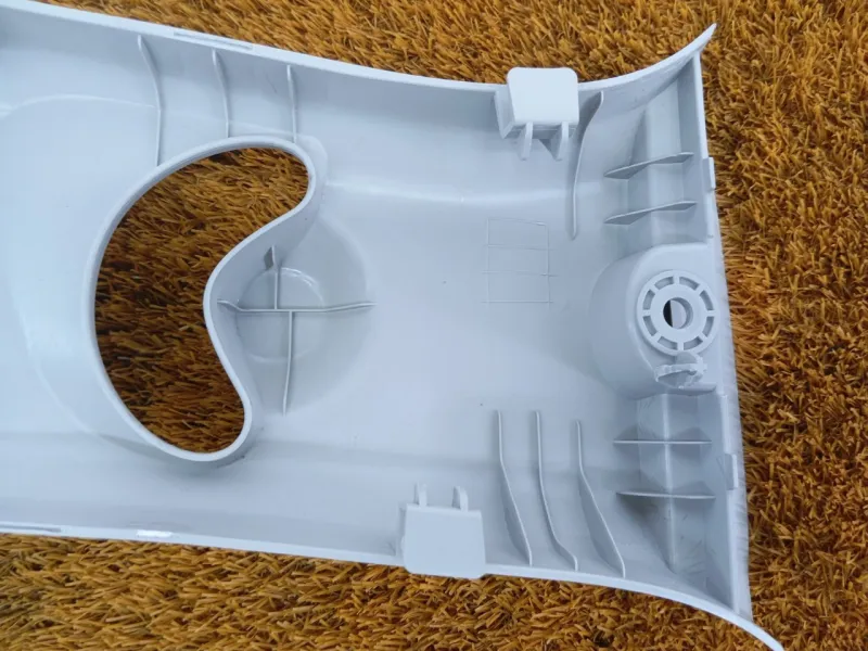 Обшивка центральной стойки