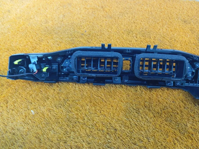 Накладка на торпедо