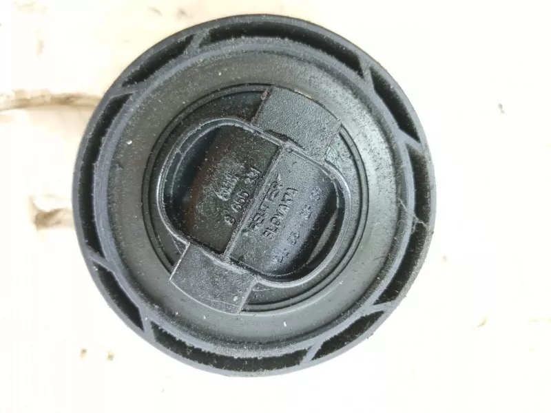 Крышка маслозаливной горловины