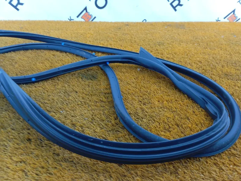 Уплотнитель двери