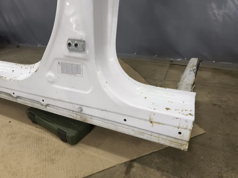 Порог с центральной стойкой