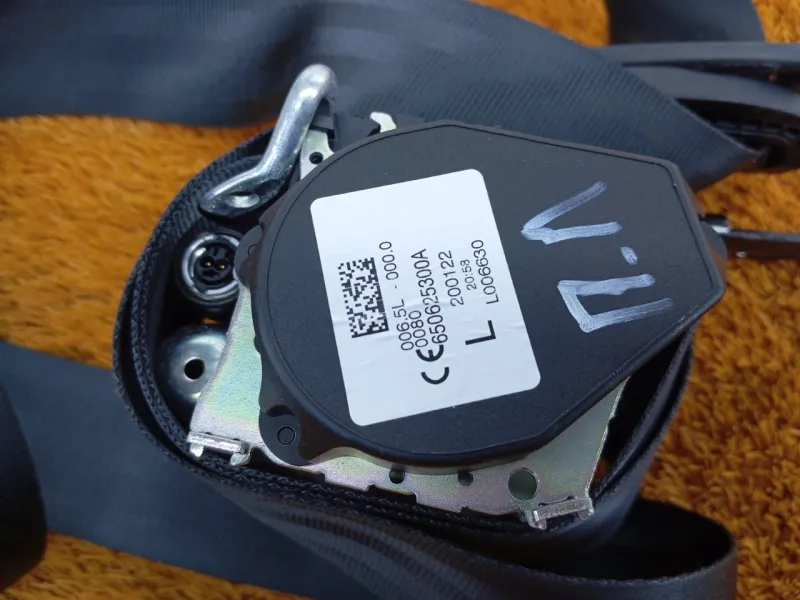 Ремень безопасности