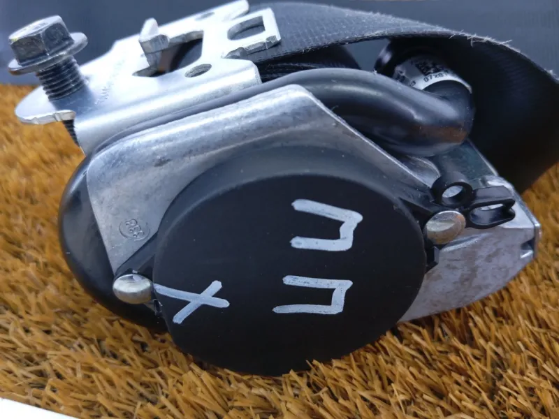 Ремень безопасности