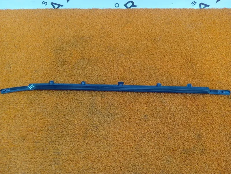 Молдинг стекла