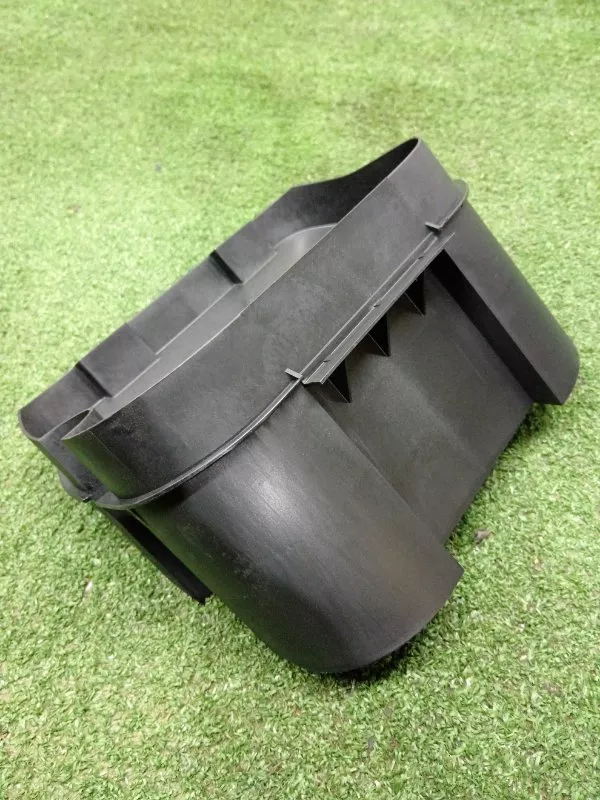 Накладка крышки багажника