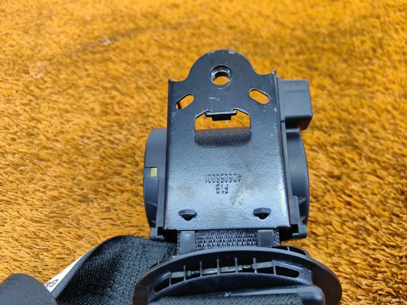 Ремень безопасности