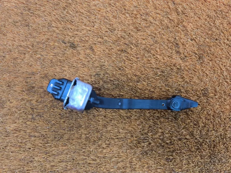 Ограничитель двери