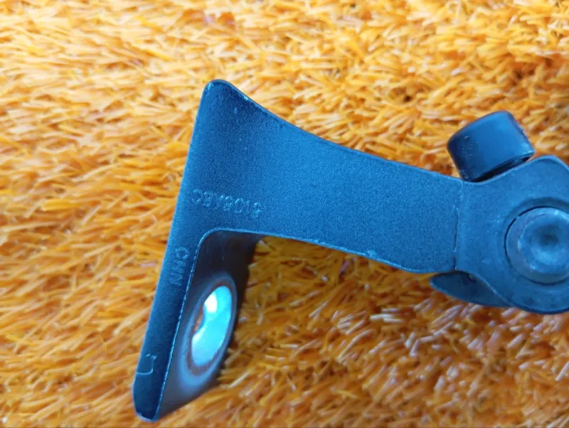 Петля двери