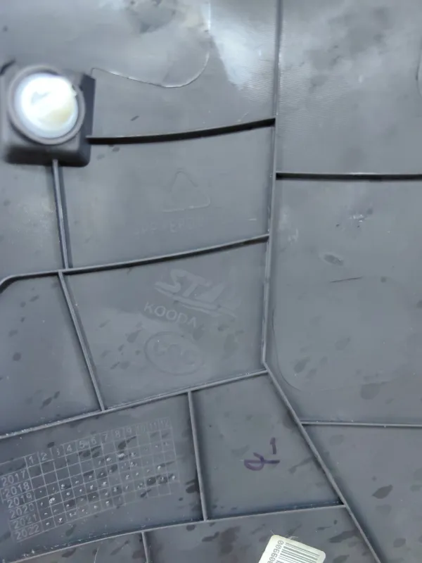 Накладка на стойку кузова