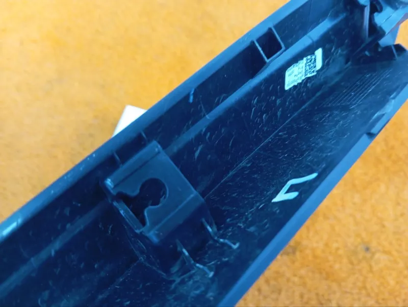 Молдинг на крыло