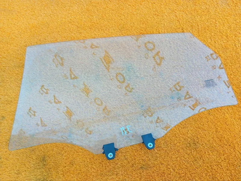 Стекло двери