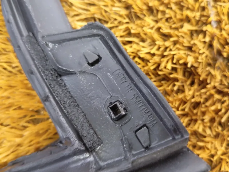 Уплотнитель двери