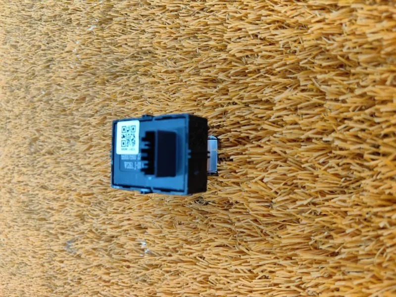 Кнопка стеклоподъемника