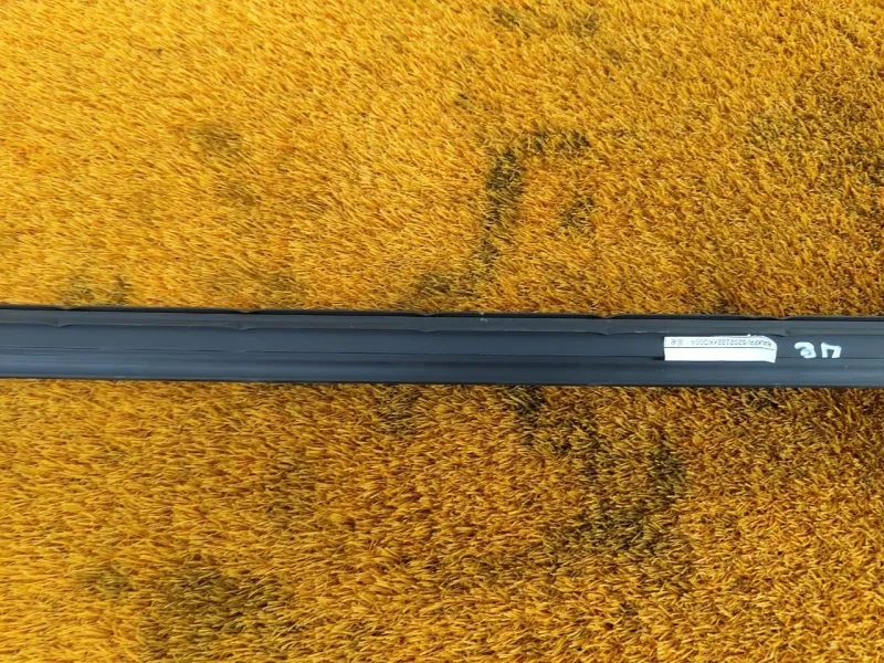 Уплотнитель стекла двери