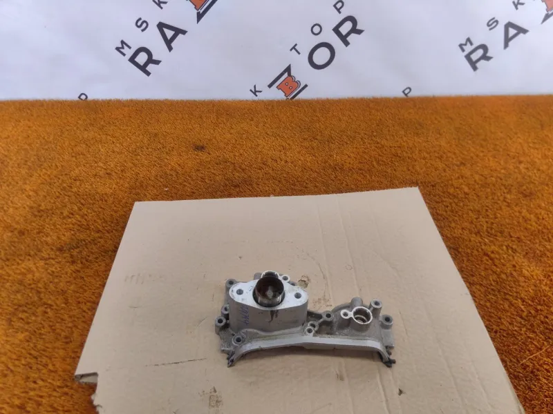 Крышка двигателя передняя