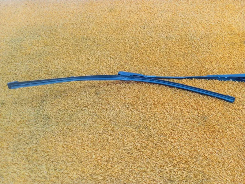 поводок стеклоочистителя