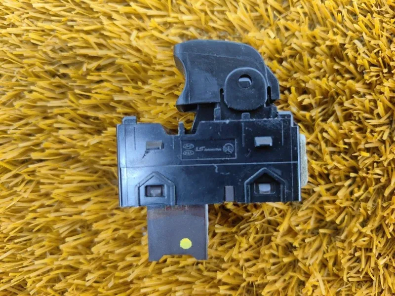 Кнопка стеклоподъемника