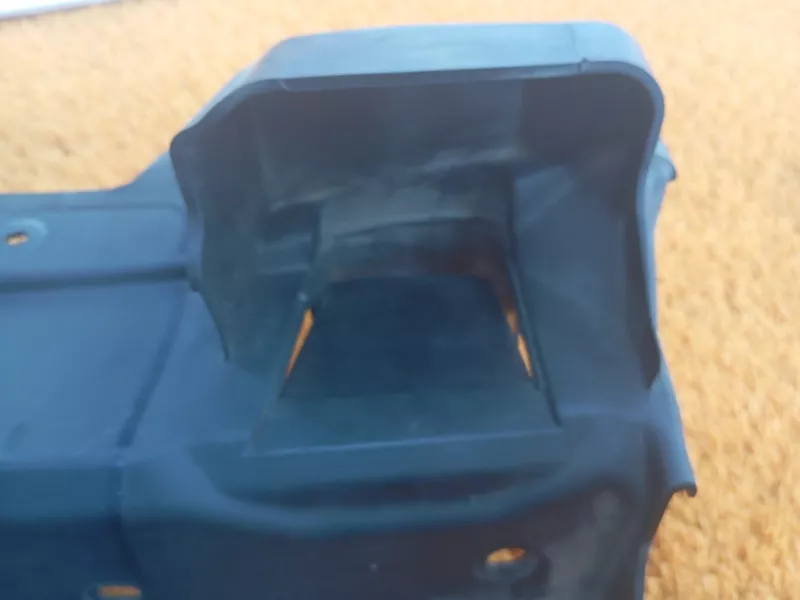 Крышка салонного фильтра