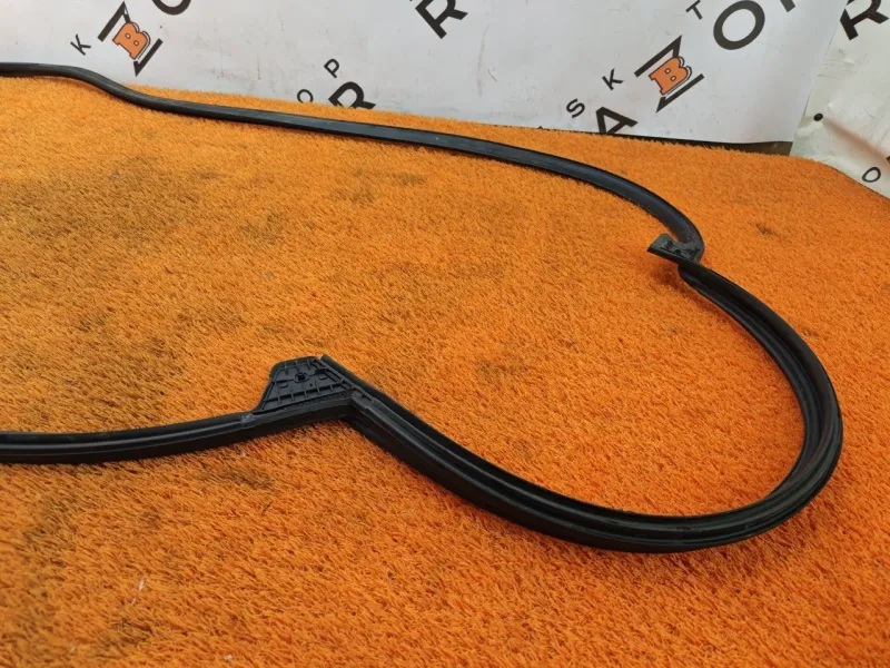 Уплотнитель двери