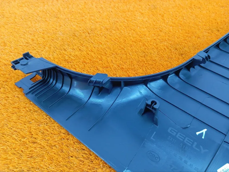 Обшивка центральной стойки