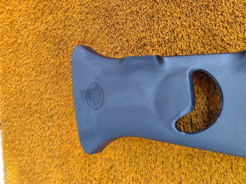 Обшивка центральной стойки