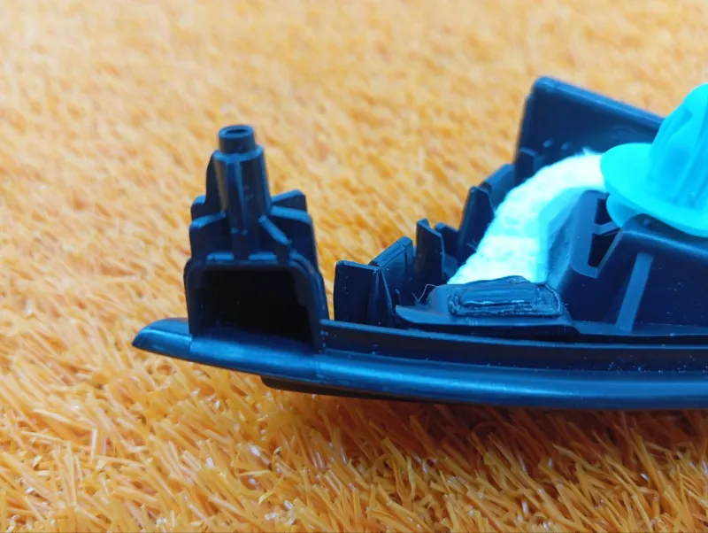 Уголок двери