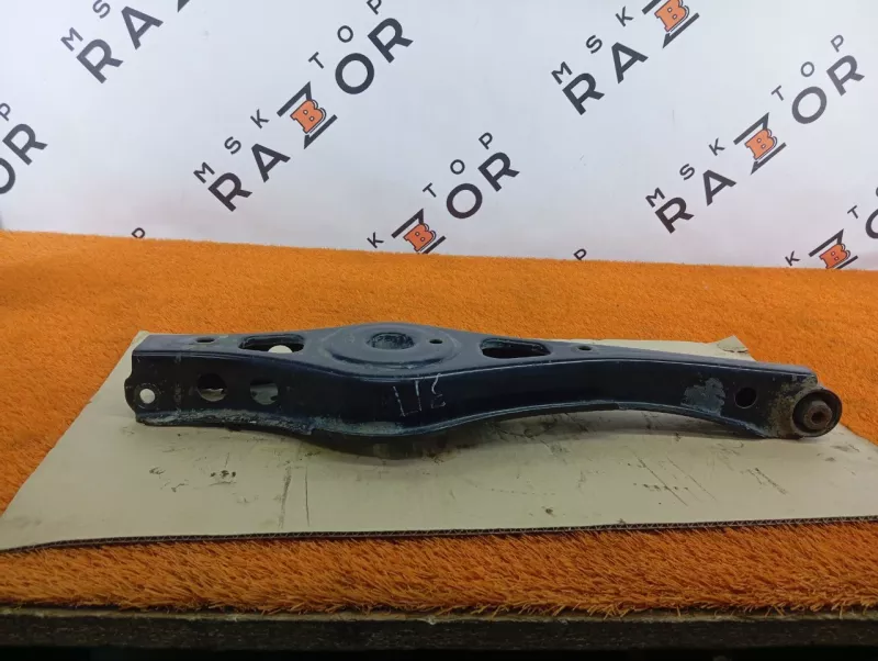 Рычаг подвески нижний